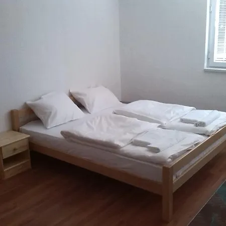 Emina Guest house *