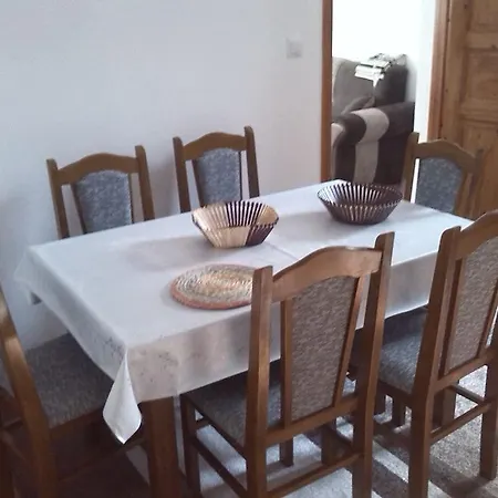 Emina Guest house *